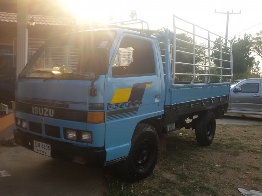 ขาย 4 ล้อ ISUZU NKR 88 แรงม้า 2800 cc.เกียร์สั้น ยกหัวได้(คุณณัฏฐกร จากเมืองกาญรับรถกลับบ้านเรียบร้อยแล้ว) รถสวยมากครับ วิ่ง120 สบายๆ พร้อมวิ่งทางไกล** ป้ายเล็กไม่ติดเวลา** วิ่งได้ตลอด 24 ช.ม เครื่องแน่นมากคับ แห้ง ประหยัดน้ำมันสุดๆ ช่วงล่างดีเยี่ยม แซสซี