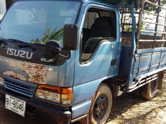 รถหกล้อเล็ก isuzu NKR เครื่อง 135 แอร์เย็นพวงมาลัยเพาเอร์ เครื่องดีคันซีสวย รถพร้อมใช้ ภาษีไม่ขาด เล่มทะเบียชุดโอนครบ