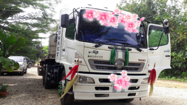 ขายรถบรรทุก 10 ล้อหัวลาก HINO MEGA 251 แรงม้าปี 2553 หางพื้นเรียบ 3 เพลา ราคา 1750000
