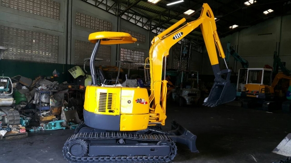 ขาย รถขุด IHI รุ่น 30NX  มือสองญี่ปุ่น แทรกเหล็ก สลักแน่น ทั้งคัน คอนโทรลสั้น ปั้มนิ้ว ทำงานไว ท้ายกลมคล่องตัว มือถือ/LINE ID : 0818753444