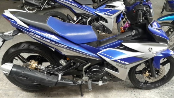 ขาย Yamaha Excuter 150 สตาร์ทมือ ปี 58 เครื่องดี ภายนอกมีรอยล้ม 2 ฝั่ง เล่มพร้อมโอน