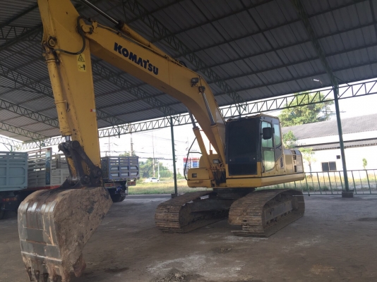 ขายรถแบคโฮ KOMATSU PC-200-8 ปี.2555  เล่มทะเบียน 14000  กว่า ช.ม ราคา.1700000 ต่อรองคับ สนใจโทรจองเลย