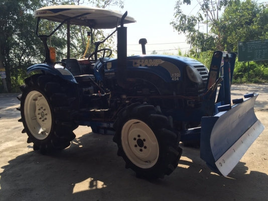 ขายรถไถแชมป์ YTO453 (4WD) 2เพลา ราคา 198,000 บาท ขายพร้อมอุปกรณ์ สนใจโทร 081-9136451 ค่ะ ขายรถไถแชมป์ YTO453 (4WD) 2เพลา ราคา 198,000 บาท ขายพร้อมอุปกรณ์ สนใจโทร 081-9136451 ค่ะ