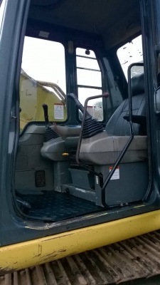 pc-200-6 เอกสารเล่มทะเบียนไฟฟ้าครบ โซ่เต็มเอวแน่น พร้อมใช้งาน S/n96xxx  ราคา 1,100,000 ต่อรอง