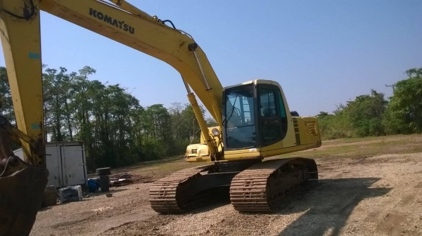 pc-200-6 เอกสารเล่มทะเบียนไฟฟ้าครบ โซ่เต็มเอวแน่น พร้อมใช้งาน S/n96xxx  ราคา 1,100,000 ต่อรอง