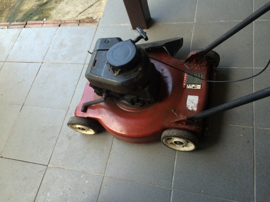 เครื่องตัดหญ้าสนาม เครื่องตัดหญ้าสนาม