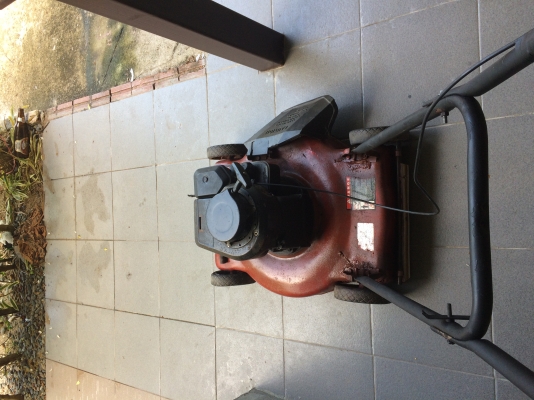 เครื่องตัดหญ้าสนาม เครื่องตัดหญ้าสนาม