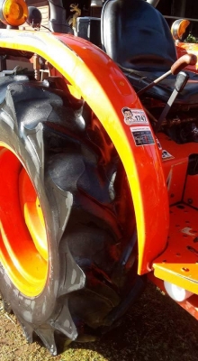 ขายรถไถ KUBOTA L3608 ใช้งานน้อย อุปกรณ์ครบ ดันหน้า ผานหลัง สภาพสวยพร้อมใช้งาน สนใจโทร 090-8588220คุณนะ 093-3258446คุณบิว หรือเข้าดูสินค้าอื่นๆได้ที่ www.truck.in.th/498 หรือเพจFacebook ณรงค์ ซื้อขายรถมือสอง (เว็บไซต์ส่วนตัว) หรือFacebook คุณนะ รถบรรทุก