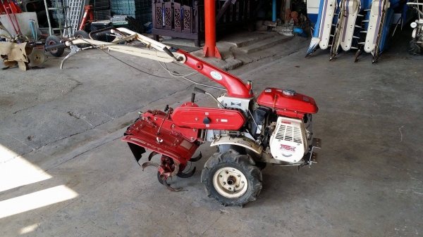 รถไถเดินตาม YANMAR รุ่น YK600 ขนาด 5 แรง  เก่าญี่ปุ่น  เครื่องยนต์ติดง่าย  สภาพสวยพร้อมใช้งาน สามารถพรวนดินได้ ขึ้นร่อนได้
