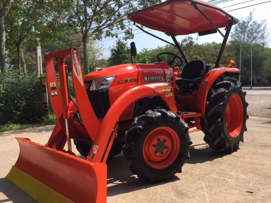 ขายรถไถ Kubota L3608(4WD) พร้อมใบมีดและผานพรวนช้าง รถสวย สีเดิม พร้อมใช้งาน