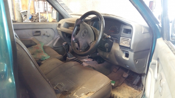 ขายด่วนรถกระบะISUZUตอนเดียวกระบะเลส เอกสารเล่มทะเบียนพร้อม