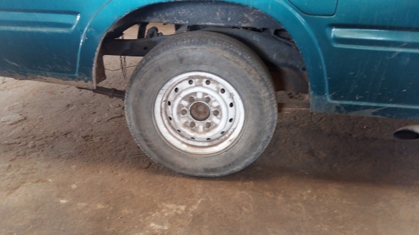 ขายด่วนรถกระบะISUZUตอนเดียวกระบะเลส เอกสารเล่มทะเบียนพร้อม