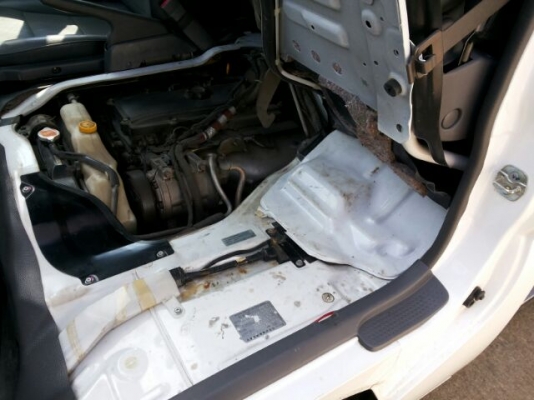 URVAN ปี 2006 มือ 1 สวยๆ เดิมทั้งคัน เครื่องแน่น วิ่ง 9 หมื่นโล