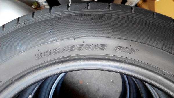 ยาง Dunlop Enasave Ec300 ปี14 205 55 16