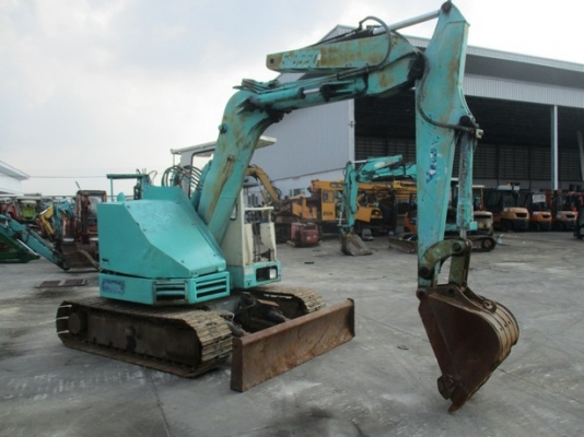 ขายรถขุดขนาด 5 ตัน ยี่ห้อ HANIX รุ่น S.B 550