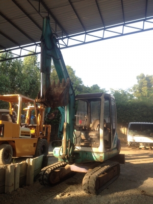 รถขุด KOMATSU PC30-7E