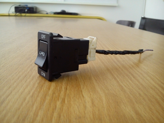 สวิตช์ LPG ของรถ NISSAN ทรงตั้ง