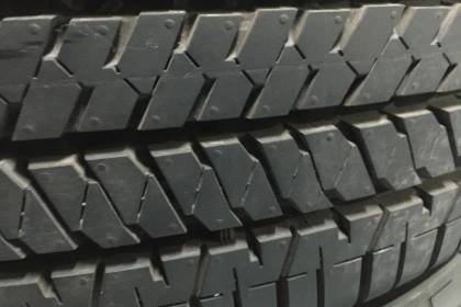 ขายล้อแม็กพร้อมยางขอบ18 ถอดป้ายแดง ชุดละ 27,000 บาท ถูกๆๆ ขายล้อแม็กพร้อมยางขอบ18 ถอดป้ายแดง ชุดละ 27,000 บาท ถูกๆๆ