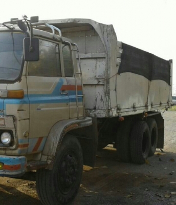 สิบล้อ อิซุซุ JCM 6BD1-165เพาเดียว ดั้มกะบะเหล็ก สภาพนางฟ้าสวยเดิมๆทั้งคัน แอร์ พ.เวอร์ ทิฟฟี ยางเต็ม ทะเบียนพร้อมโอน ราคา 395,000บ รถสวยๆราคาเบาๆ