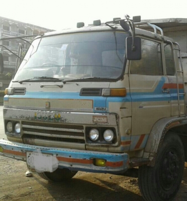 สิบล้อ อิซุซุ JCM 6BD1-165เพาเดียว ดั้มกะบะเหล็ก สภาพนางฟ้าสวยเดิมๆทั้งคัน แอร์ พ.เวอร์ ทิฟฟี ยางเต็ม ทะเบียนพร้อมโอน ราคา 395,000บ รถสวยๆราคาเบาๆ
