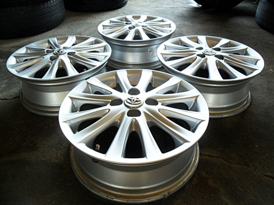 แม็กขอบ15แท้ 4รู100 สภาพใหม่ คู่ละ2000