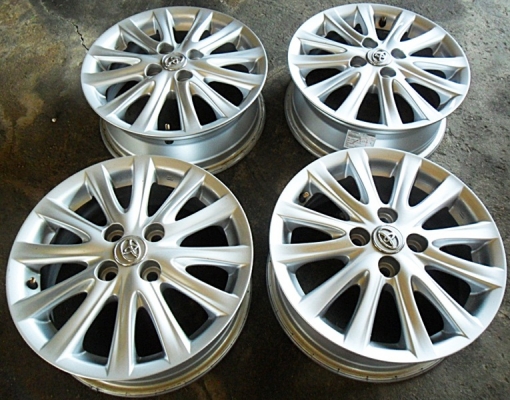 แม็กขอบ15แท้ 4รู100 สภาพใหม่ คู่ละ2000