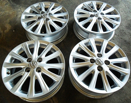 แม็กขอบ15แท้ 4รู100 สภาพใหม่ คู่ละ2000