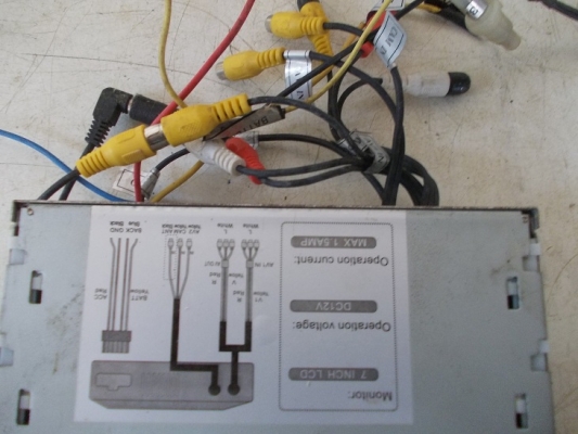 ทีวีติดรถยนต์ 7 นิ้ว Techline พับเก็บได้ ใช้ได้ทั้งทีวีและAV ทีวีติดรถยนต์ 7 นิ้ว Techline พับเก็บได้ ใช้ได้ทั้งทีวีและAV