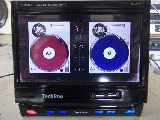 ทีวีติดรถยนต์ 7 นิ้ว Techline พับเก็บได้ ใช้ได้ทั้งทีวีและAV ทีวีติดรถยนต์ 7 นิ้ว Techline พับเก็บได้ ใช้ได้ทั้งทีวีและAV