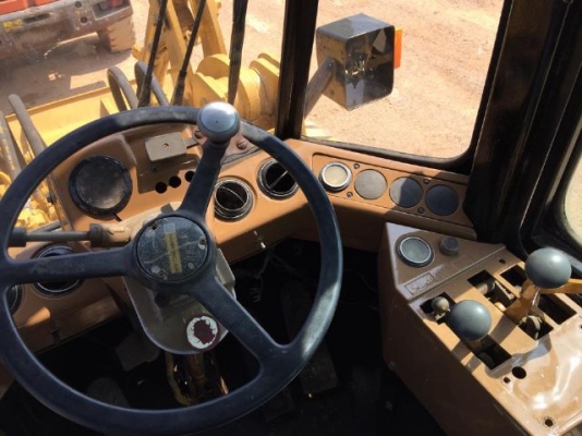 ขายรถตักล้อยาง CAT 924E สภาพสวยพร้อมใช้ มีVDOการทำงานให้ชมครับ ขายรถตักล้อยาง CAT 924E สภาพสวยพร้อมใช้ มีVDOการทำงานให้ชมครับ