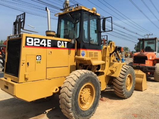 ขายรถตักล้อยาง CAT 924E สภาพสวยพร้อมใช้ มีVDOการทำงานให้ชมครับ ขายรถตักล้อยาง CAT 924E สภาพสวยพร้อมใช้ มีVDOการทำงานให้ชมครับ