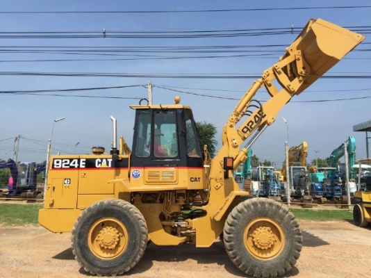 ขายรถตักล้อยาง CAT 924E สภาพสวยพร้อมใช้ มีVDOการทำงานให้ชมครับ ขายรถตักล้อยาง CAT 924E สภาพสวยพร้อมใช้ มีVDOการทำงานให้ชมครับ