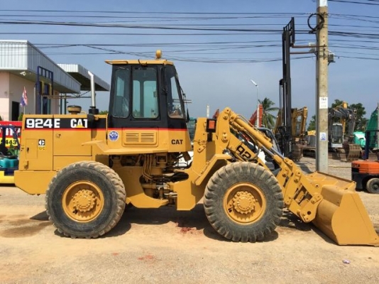 ขายรถตักล้อยาง CAT 924E สภาพสวยพร้อมใช้  มีVDOการทำงานให้ชมครับ