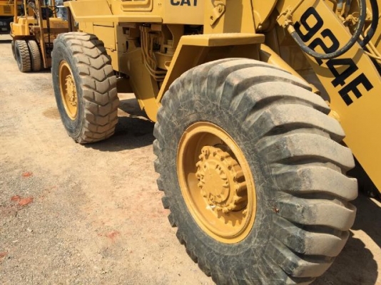 ขายรถตักล้อยาง CAT 924E สภาพสวยพร้อมใช้ มีVDOการทำงานให้ชมครับ ขายรถตักล้อยาง CAT 924E สภาพสวยพร้อมใช้ มีVDOการทำงานให้ชมครับ