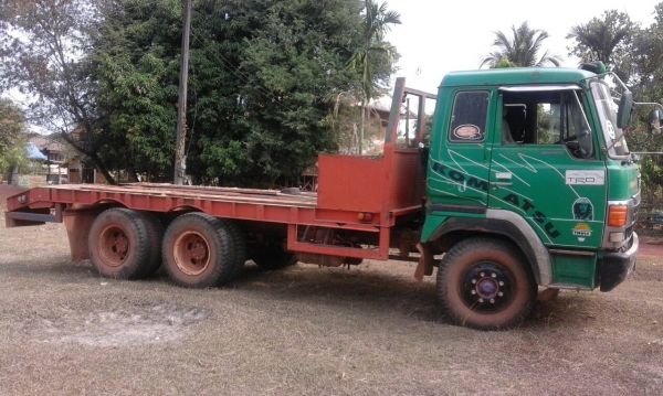 ขายรถบรรทุุกรถแฐคโฮเพลาเดียวเหล็ก H บีมบรรทุกCAT 320 สบายทะเบียนเต็ม