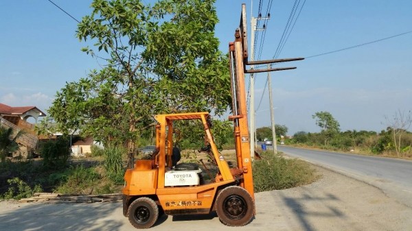 ขายด่วนรถยก TOYOTA4 FD30ดีเซลยก3.0ตันเสาสูง3เมตรยางตัน4เส้นสวยๆรถนอกนำเข้ายังไม่เคยใช้งานในเมืองไทยเลย ขายด่วนรถยก TOYOTA4 FD30ดีเซลยก3.0ตันเสาสูง3เมตรยางตัน4เส้นสวยๆรถนอกนำเข้ายังไม่เคยใช้งานในเมืองไทยเลย