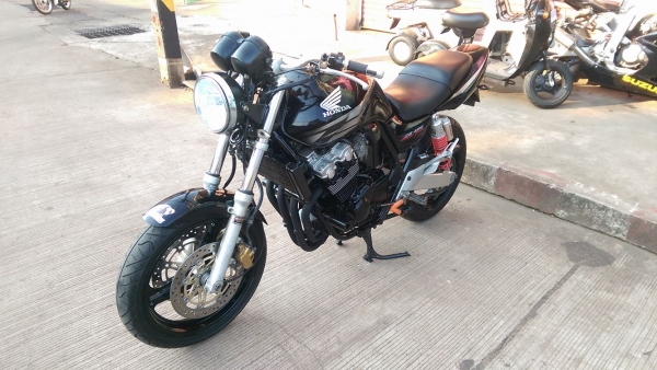 ขายคับ HONDA CB400 เทคนักเรียน สีสวย ท่อแต่ง แฮนด์บาร์ กันล้ม ไฟเลี้ยวแต่ง ยางเต็ม อินวอยส์ สรรพสามิตร ราคา 62500 บาท ส่งได้ทั่วไทยคับ สนใจติดต่อ 081-0578282 FACEBOOK ชาญณรงค์ ป๊อป ชัยอมฤต ไอดีไลน์ POPBIGBIKESAKON คับ สนใจรถสวย ถูก ดี ต้อง POP BIGBIKE SAK