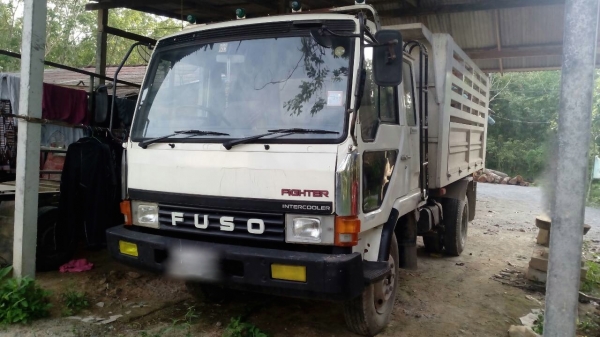 รถมิตซู 6 ล้อดั้ม เปลื่ยนเครื่อง 150 แรงม้า.    สนใจติดต่อ  081 - 6079515