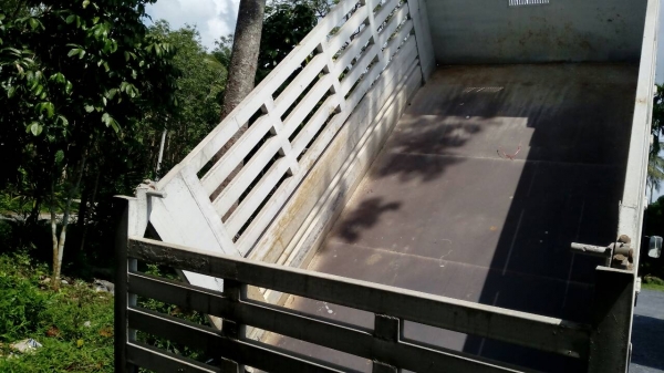 รถมิตซู 6 ล้อดั้ม เปลื่ยนเครื่อง 150 แรงม้า.    สนใจติดต่อ  081 - 6079515