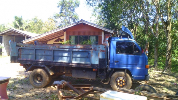 รถอีซูซู 6 ล้อดั้ม NPR 115 แรงม้า.   สนใจติดต่อ  081 - 6079515