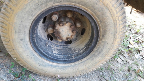 รถอีซูซู 6 ล้อดั้ม NPR 115 แรงม้า.   สนใจติดต่อ  081 - 6079515