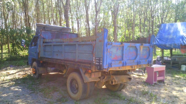 รถอีซูซู 6 ล้อดั้ม NPR 115 แรงม้า.   สนใจติดต่อ  081 - 6079515