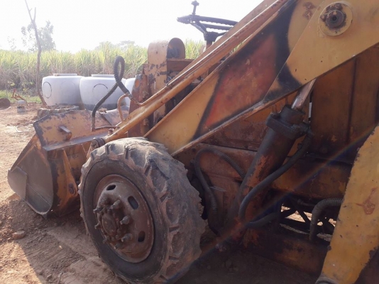 วันนี้วันเดียวครับ ราคานี้งดต่อรองครับ รถตัก ราคาเบาๆครับ โคมัสสุ