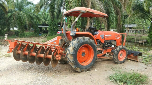 รถไถ KUBOTA  L4708. ( รถทำงาน 1,1xx ชม. )     สนใจติดต่อ  081 - 6079515