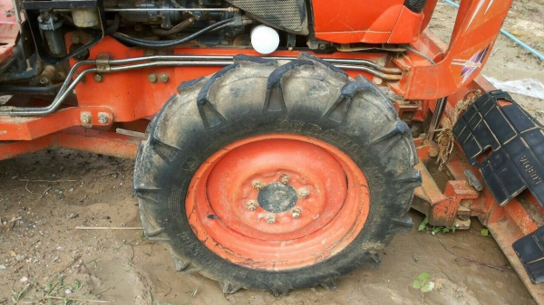 รถไถ KUBOTA  L4708. ( รถทำงาน 1,1xx ชม. )     สนใจติดต่อ  081 - 6079515
