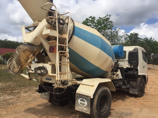 รถฮีโน่  6  ล้อ โม่ปูน FG8J  220 แรงม้า. ปี 56.  ( รถวิ่ง 15,xxx กม. )     สนใจติดต่อ  081 - 6079515