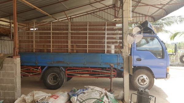 ขาย 6 ล้อ ISUZU NKR71LY52A ปี 47 เครื่อง 4HG1-T 130 แรงม้า คัสซีสวยตลอดเส้น แอร์เย็น ทะเบียนพร้อมโอน