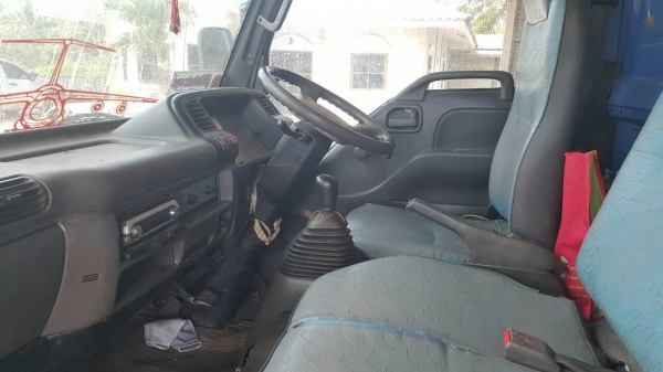 ขาย 6 ล้อ ISUZU NKR71LY52A ปี 47 เครื่อง 4HG1-T 130 แรงม้า คัสซีสวยตลอดเส้น แอร์เย็น ทะเบียนพร้อมโอน