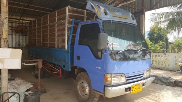 ขาย 6 ล้อ ISUZU NKR71LY52A ปี 47 เครื่อง 4HG1-T 130 แรงม้า คัสซีสวยตลอดเส้น แอร์เย็น ทะเบียนพร้อมโอน