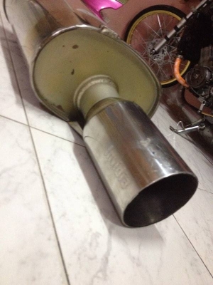 ขายท่อ lnvidia RSR M83-2032  สภาพOK ใส้ตรง+วน ขนาดใส้3.2นิ้ว ถอดออกจากเครือง1Jโบ ปากกว้าง4.5นิ้ว พักกลางยาว15นิ้ว ปลายยาว8นิ้ว ราคา1800บาท โทร0924462525โส กทม